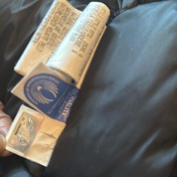 Authentic 🇨🇦 Canada goose jacket - Picture 9 of 17